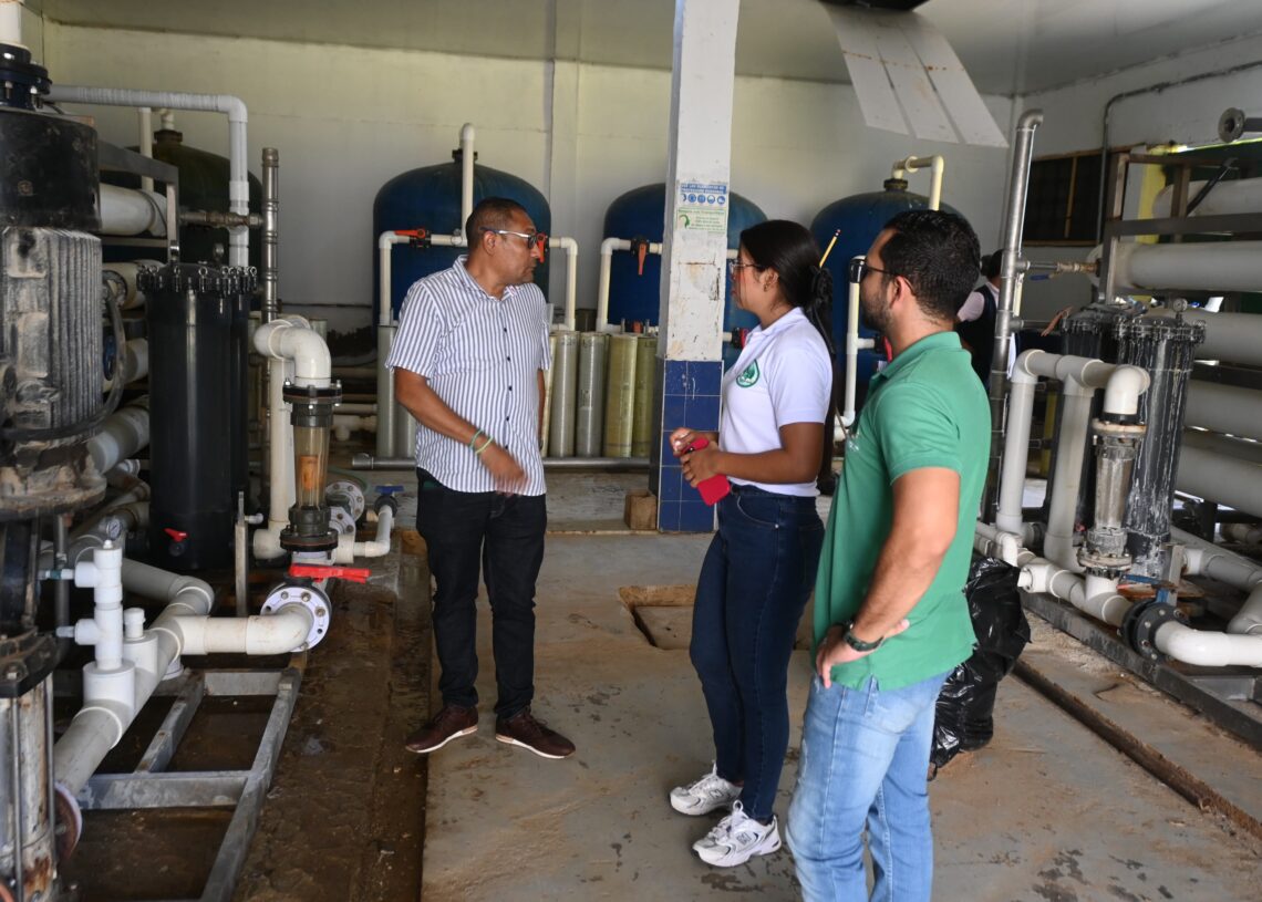 La Empresa Triple A y la Administración Municipal de Uribia trabajan para mejorar el servicio de agua potable en la Alta Guajira.