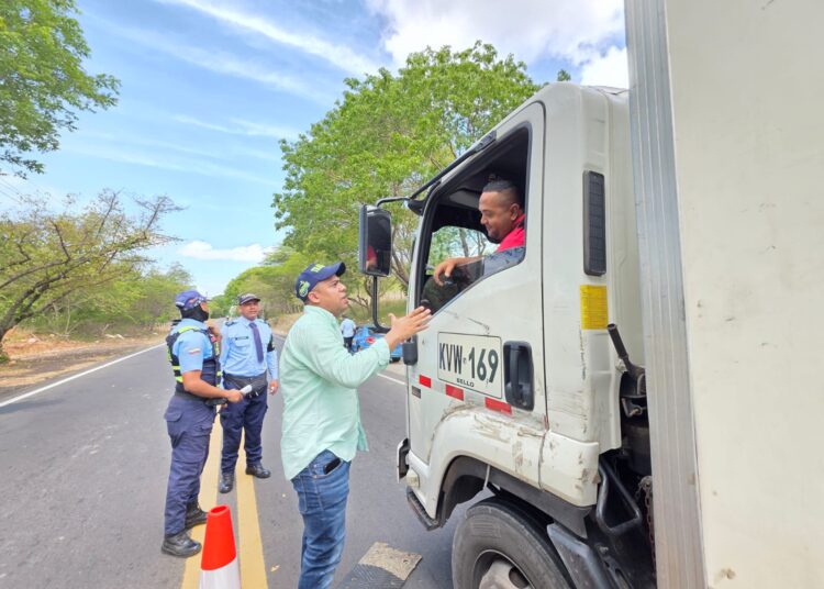 Gobernación de La Guajira y autoridades de tránsito intensifican acciones para mitigar la siniestralidad en Cuestecita – Albania.