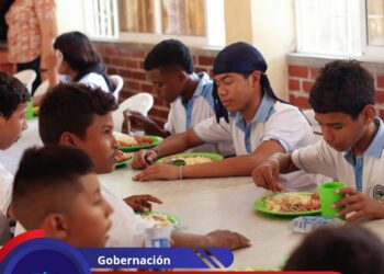 Instituciones educativas de Barrancas y Dibulla reciben dotación de menaje gracias a la Gobernación y la cooperación internacional.