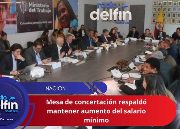 Mesa de concertación respaldó mantener aumento del salario mínimo.