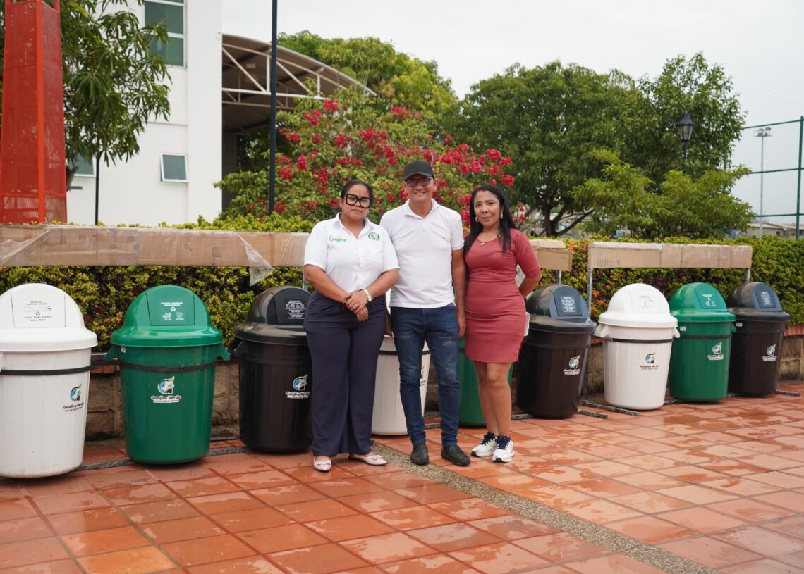 La Gobernación de La Guajira instala 450 puntos ecológicos en los 15 municipios para fortalecer la cultura ambiental.